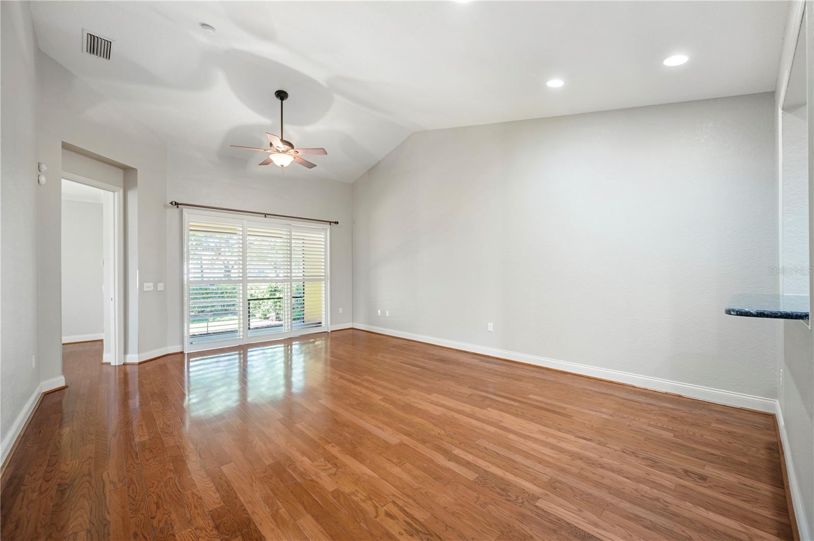 2997 MISSION LAKES DR