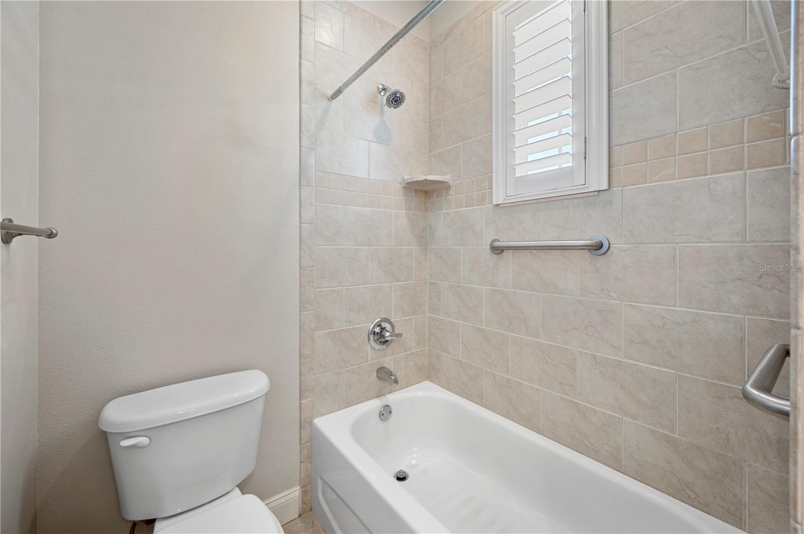 2997 MISSION LAKES DR