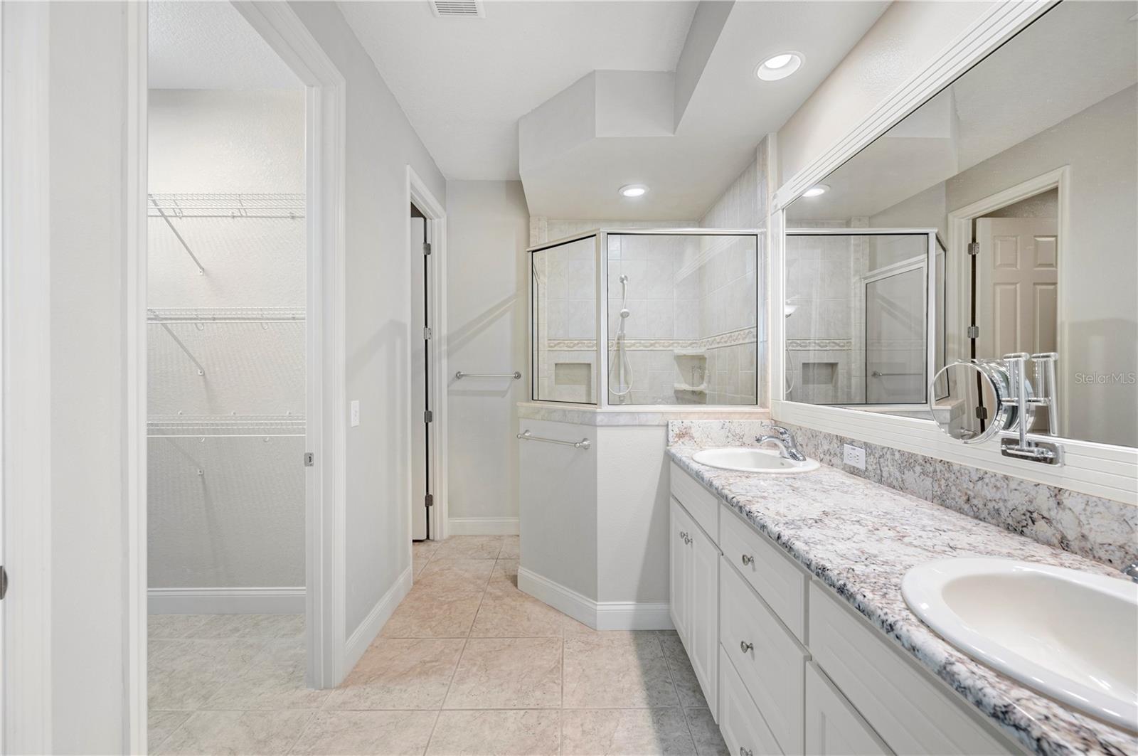 2997 MISSION LAKES DR