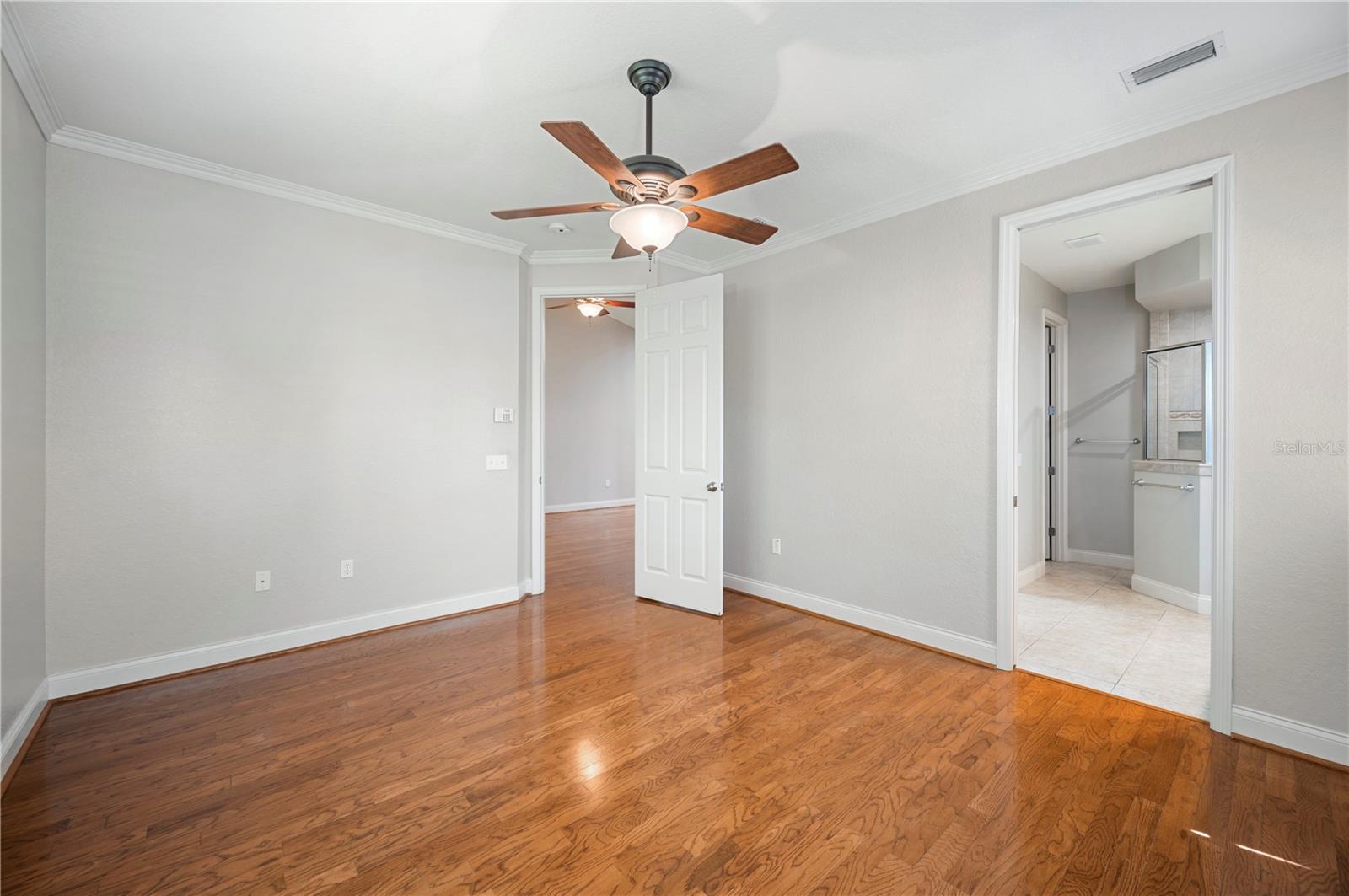 2997 MISSION LAKES DR