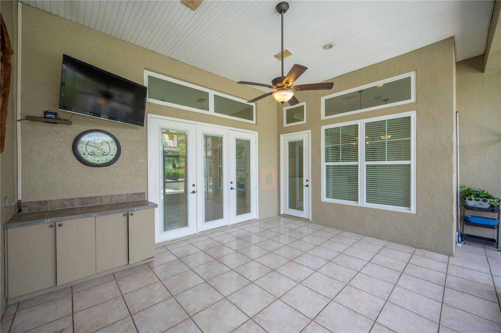 715 HANOVER CT