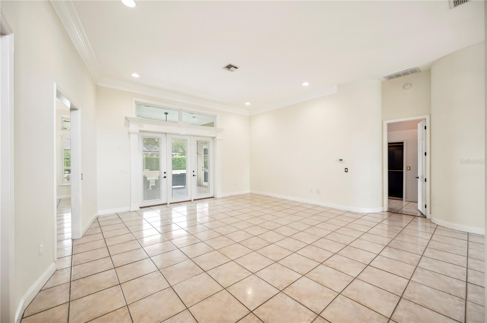 715 HANOVER CT