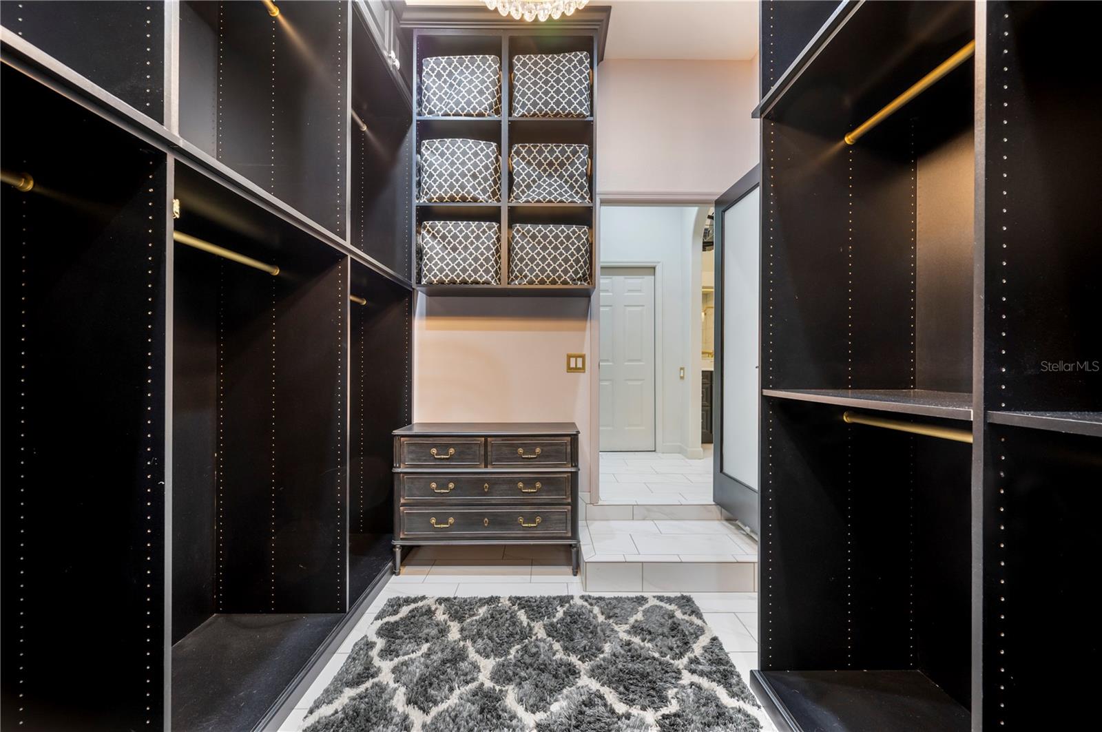 715 HANOVER CT