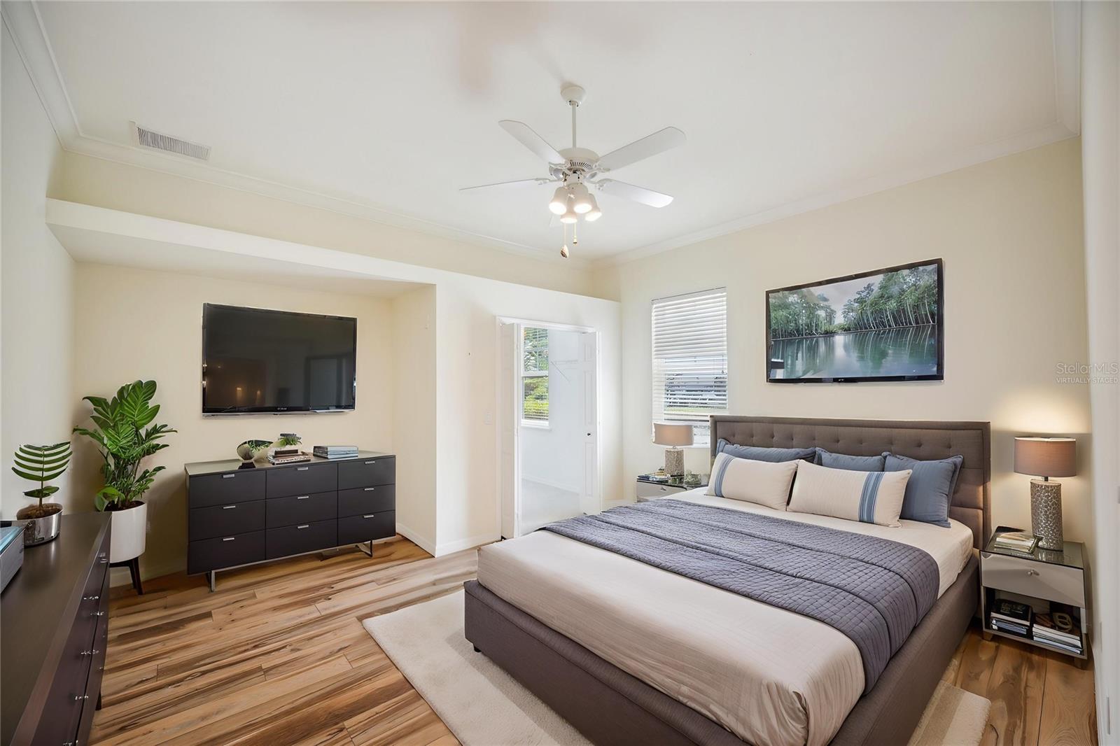 715 HANOVER CT