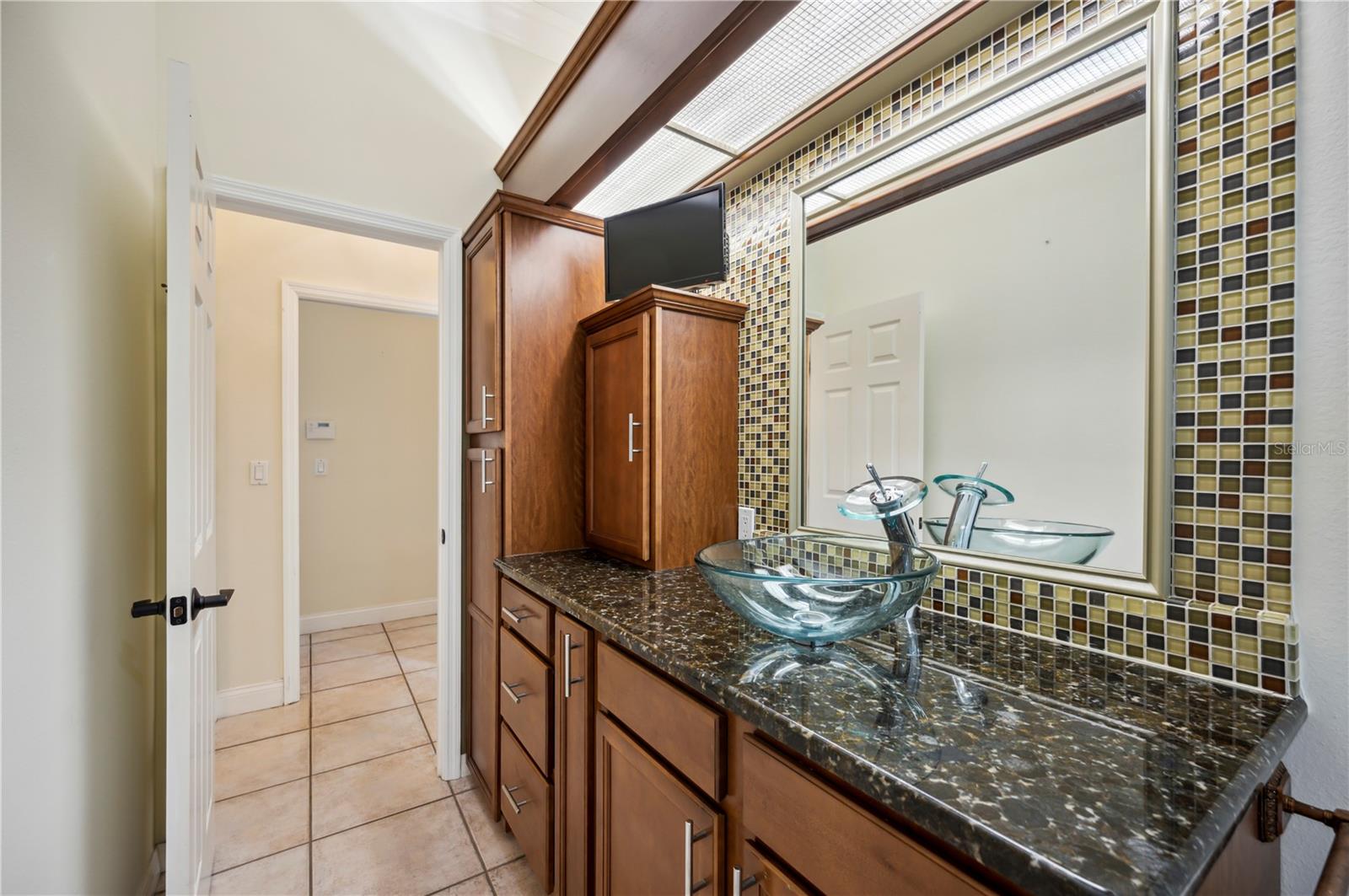 715 HANOVER CT