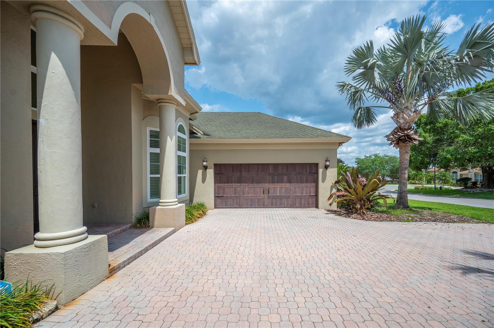 715 HANOVER CT