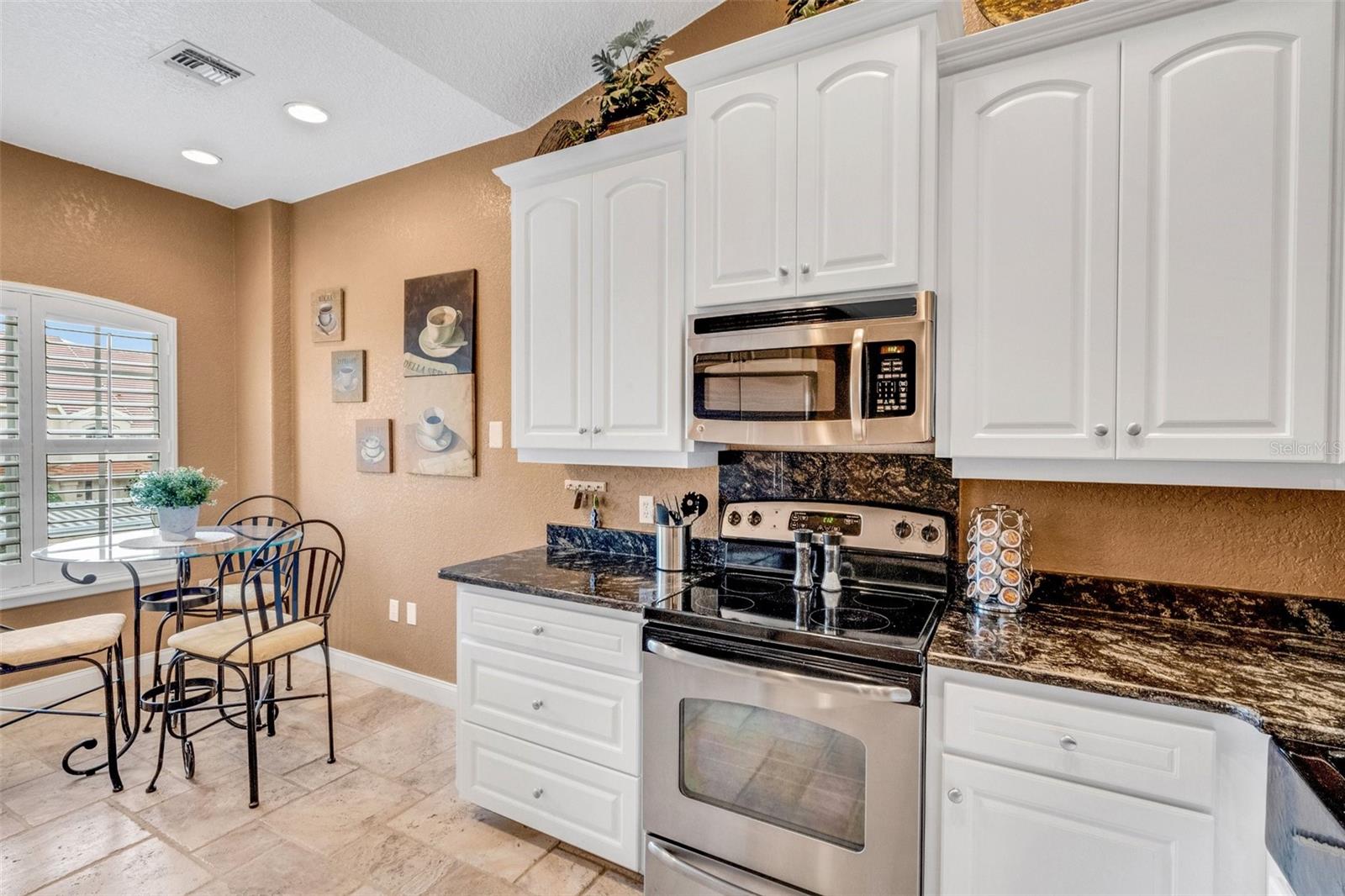 405 ENCLAVE PL #405