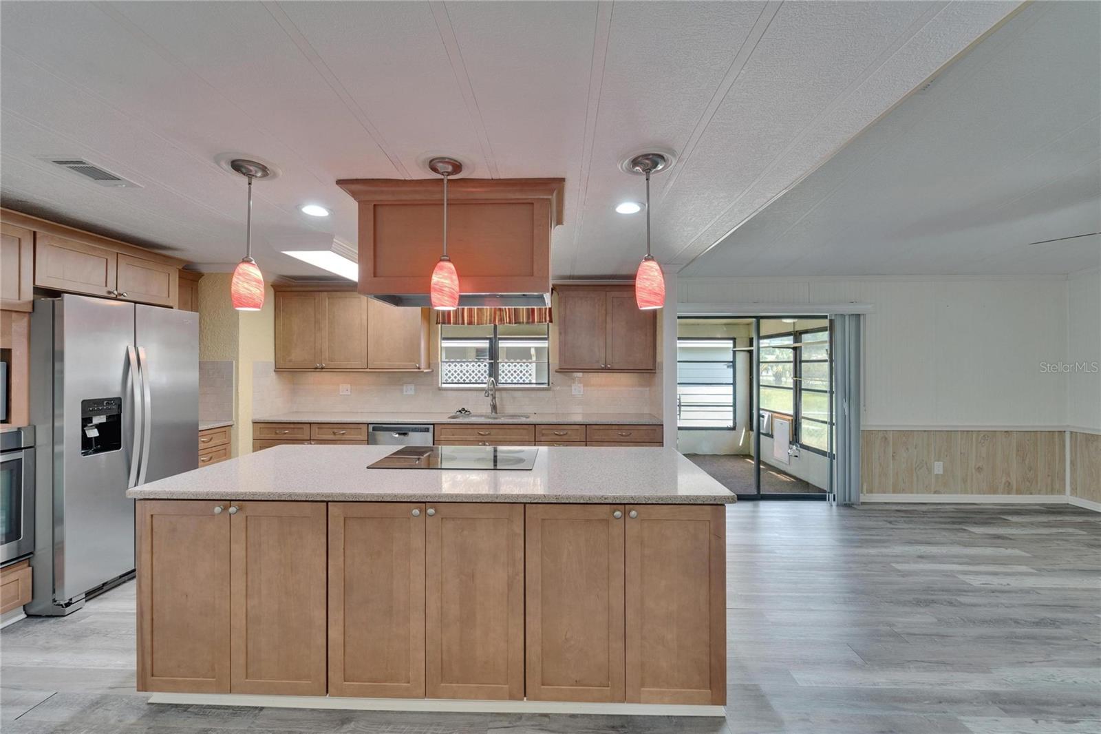 5015 FOX CLIFF DR