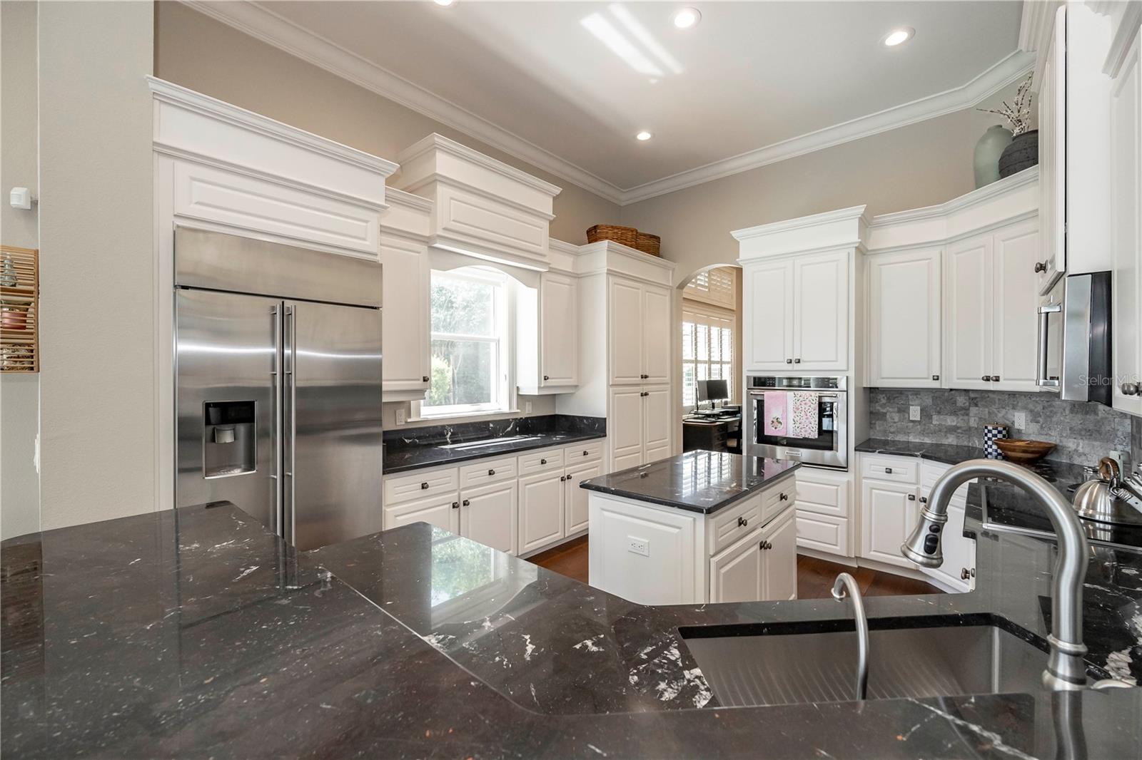 2710 BELLERIVE DR