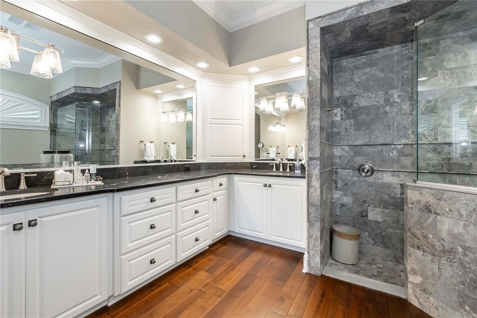 2710 BELLERIVE DR