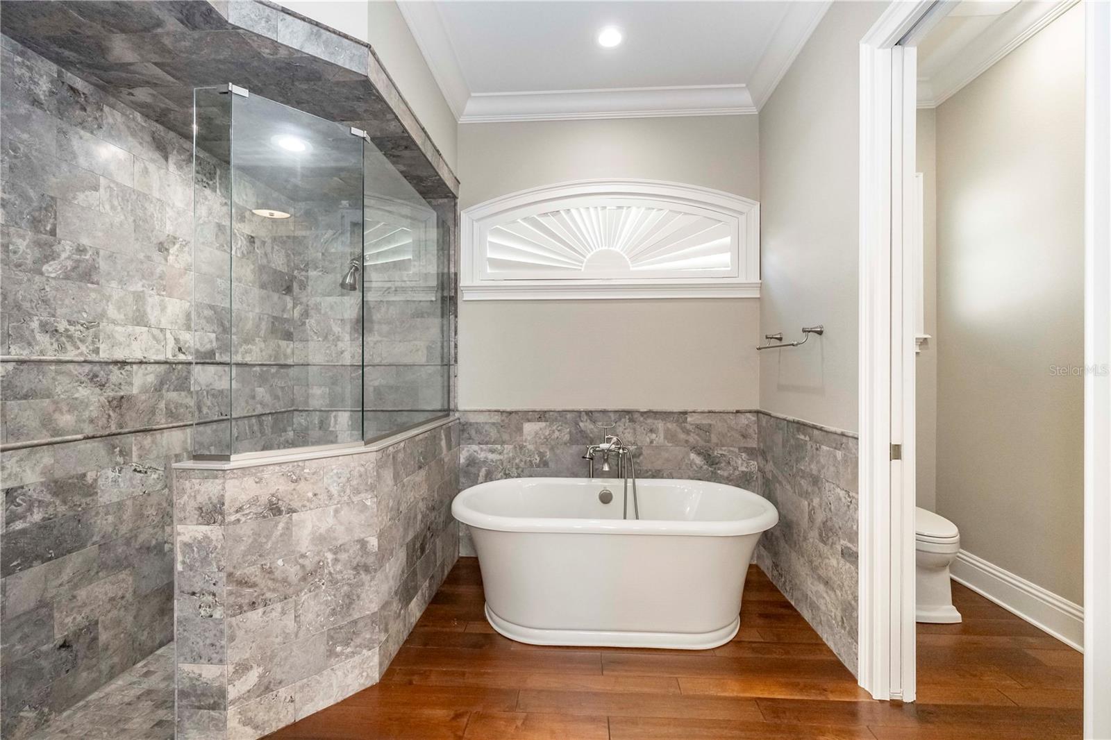 2710 BELLERIVE DR