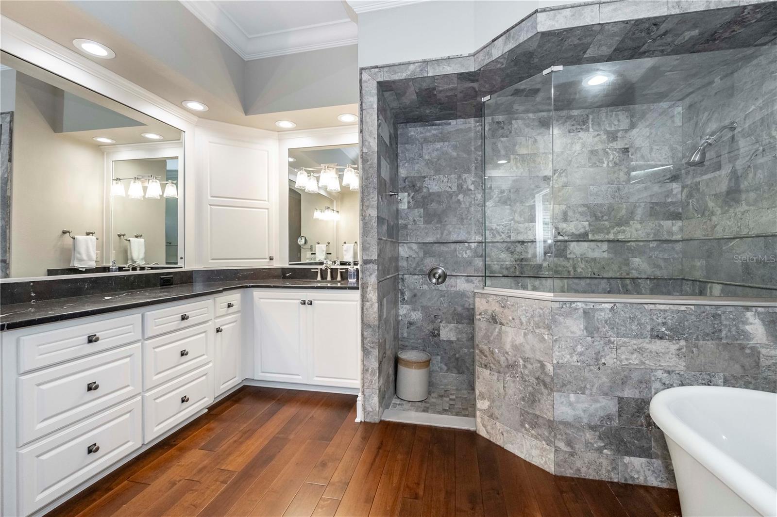 2710 BELLERIVE DR