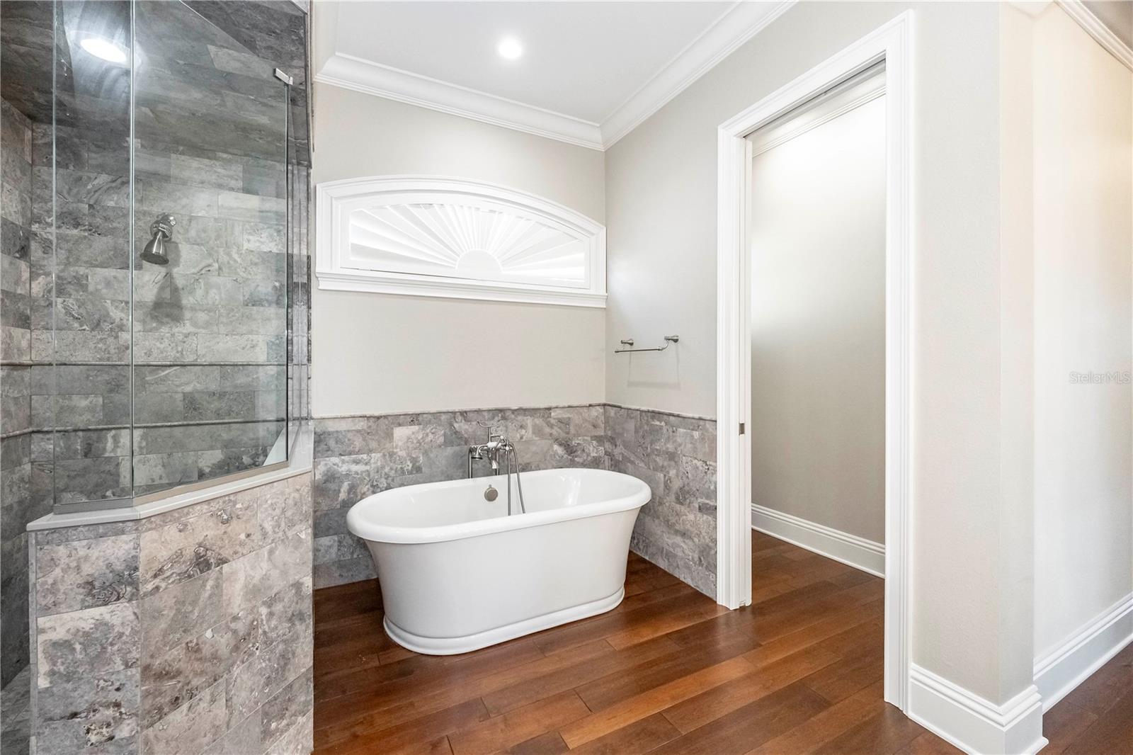 2710 BELLERIVE DR