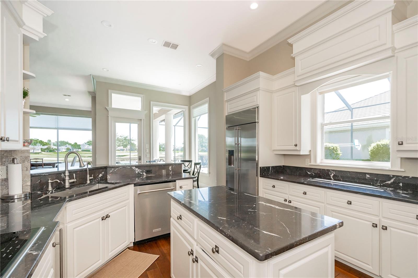 2710 BELLERIVE DR