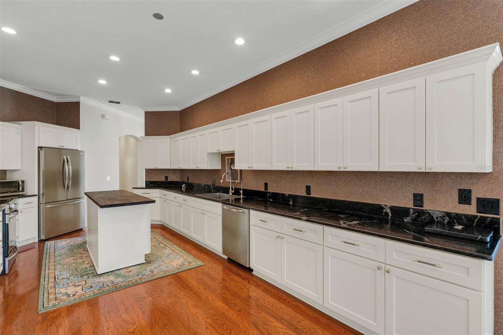 2702 PRESTWICK DR