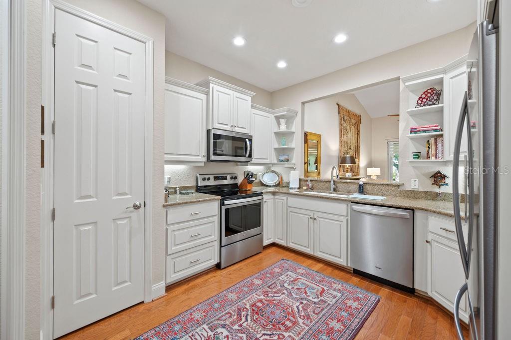 2965 MISSION LAKES DR