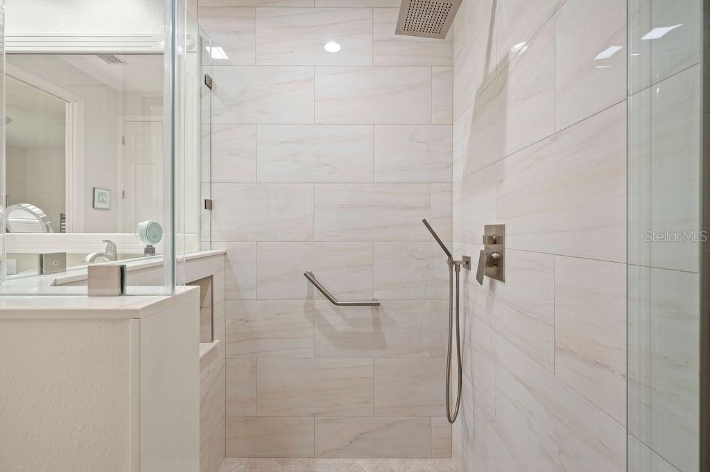 2965 MISSION LAKES DR