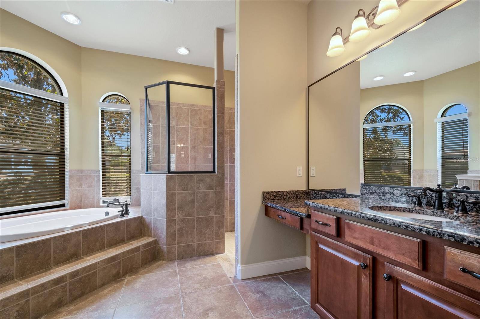 6527 EAGLE RIDGE WAY