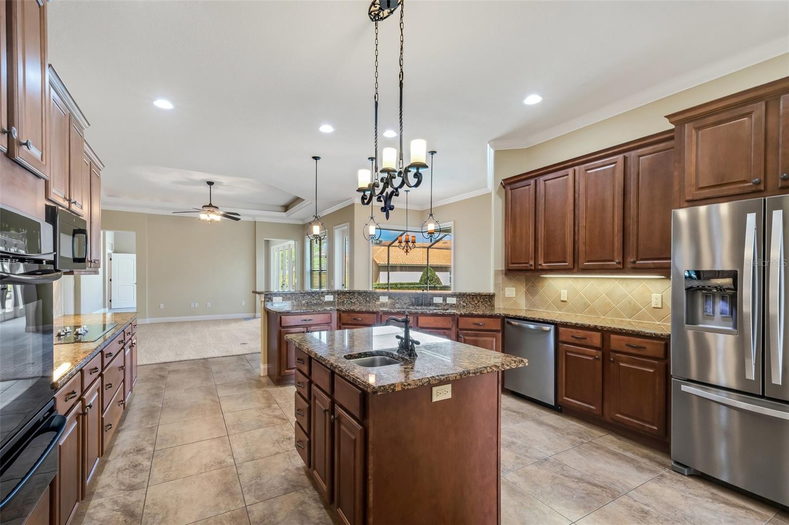 6527 EAGLE RIDGE WAY