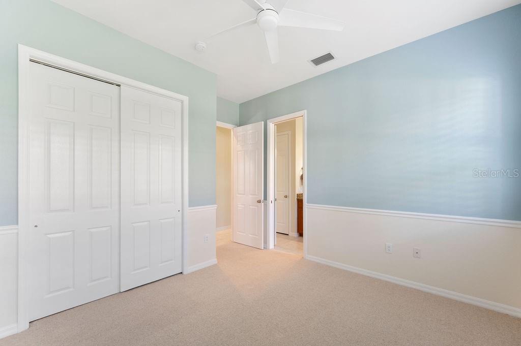 2425 LAUREL GLEN DR