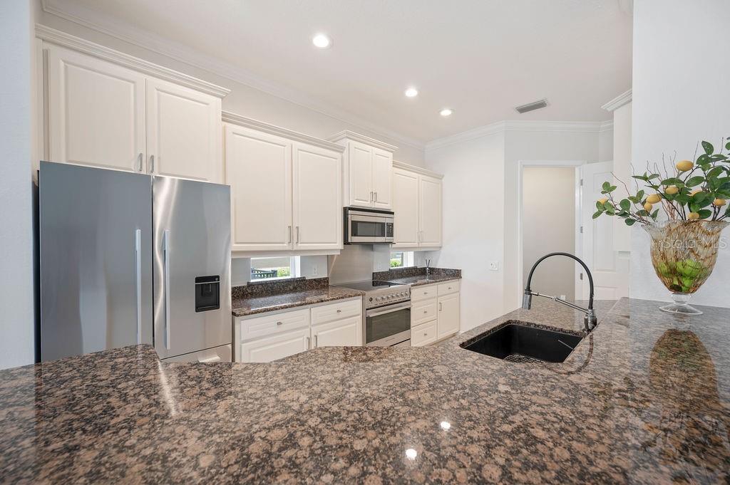 2425 LAUREL GLEN DR