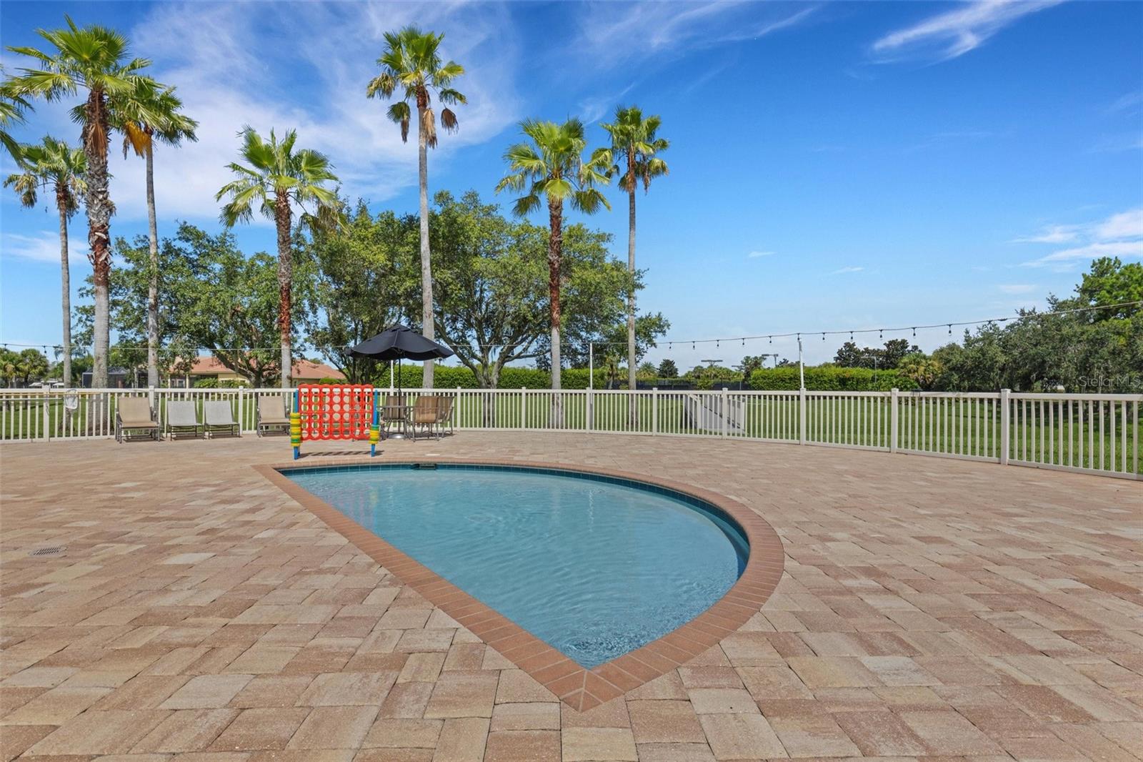 2425 LAUREL GLEN DR