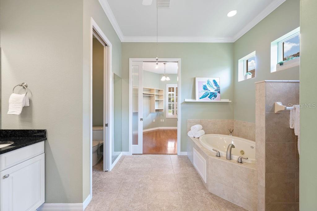 2425 LAUREL GLEN DR