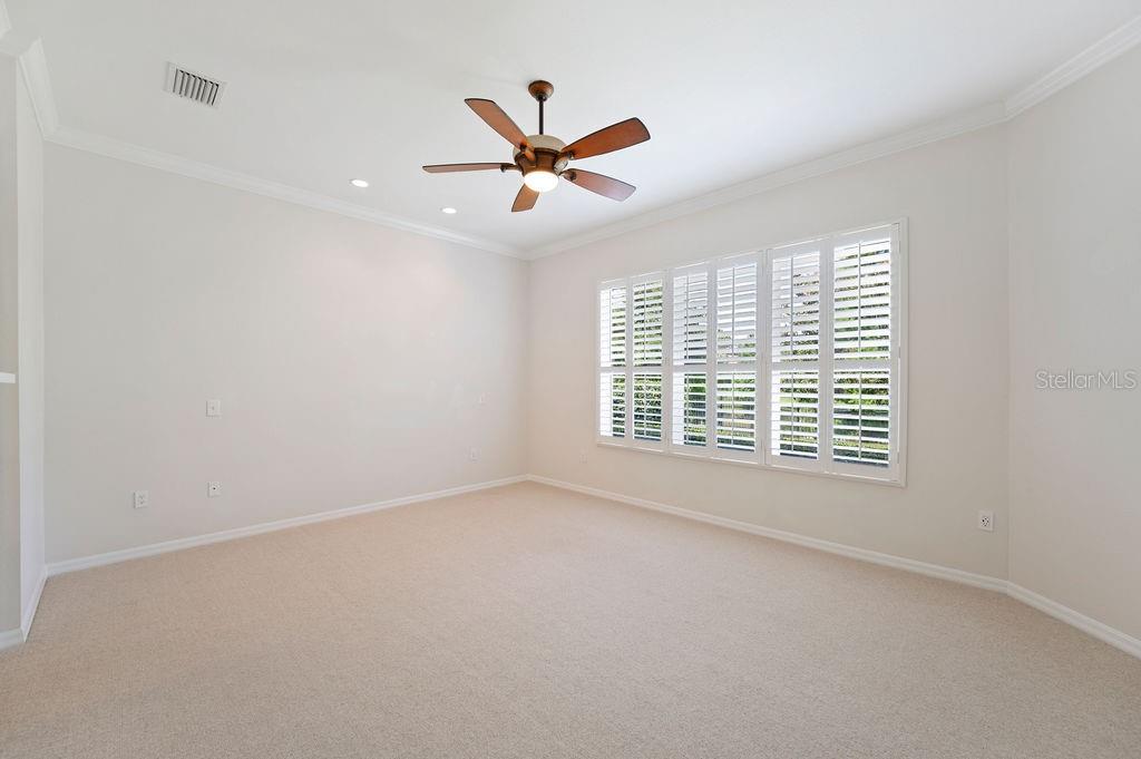 2425 LAUREL GLEN DR