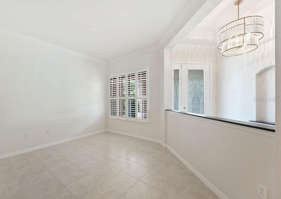 2425 LAUREL GLEN DR