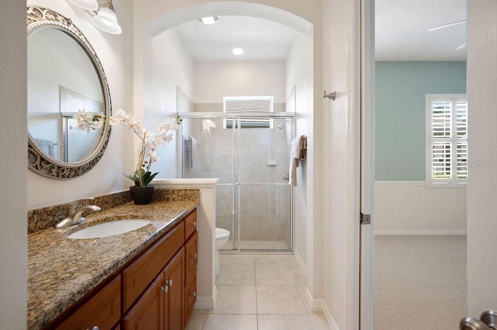 2425 LAUREL GLEN DR