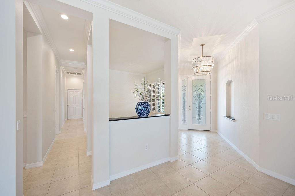 2425 LAUREL GLEN DR