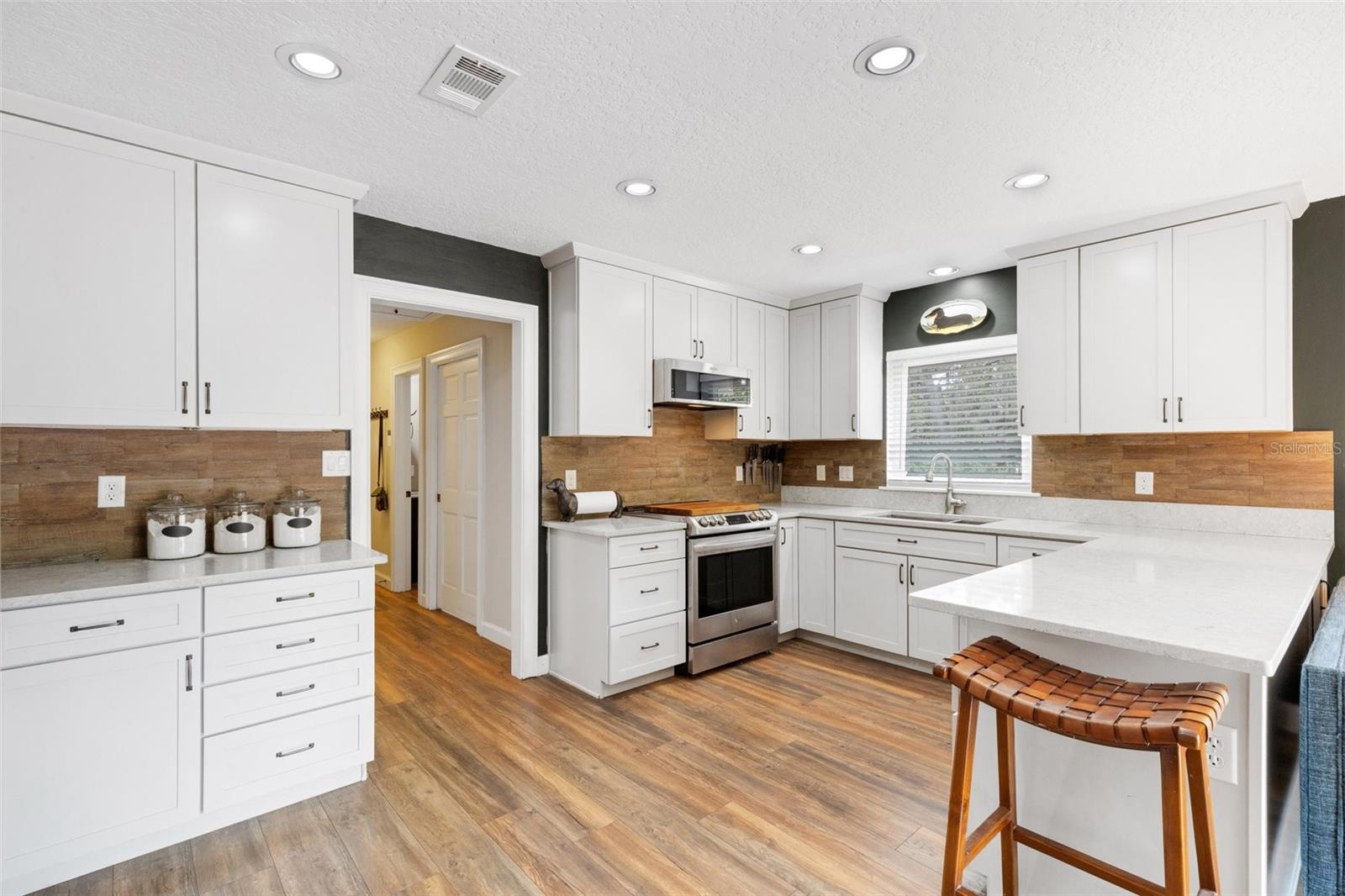 6819 BROKEN ARROW TRL S