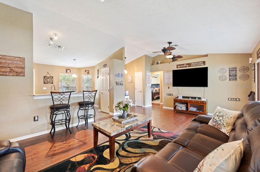 1420 MEADOWS POND DR