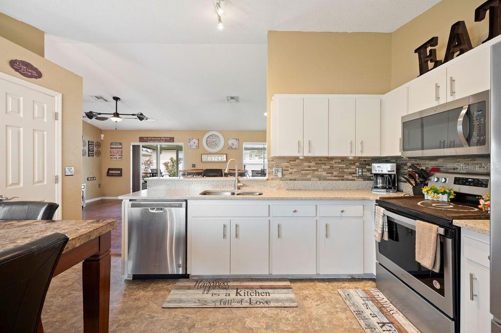 1420 MEADOWS POND DR