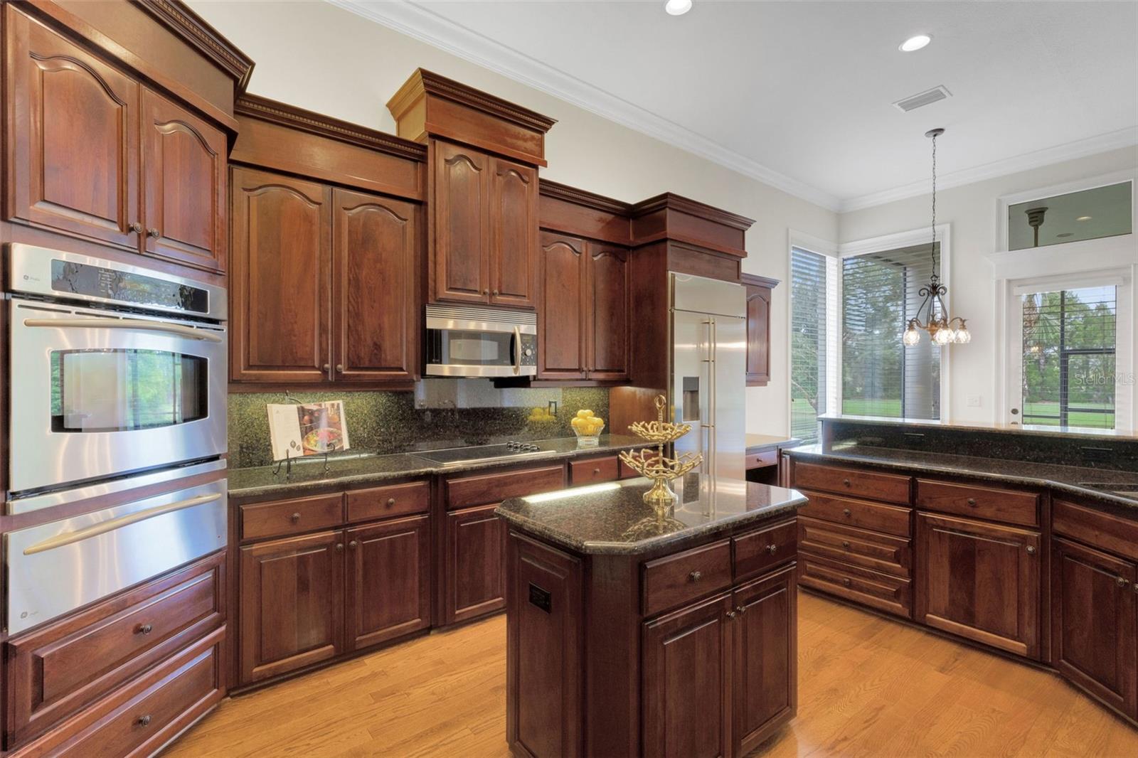 2633 BELLERIVE DR