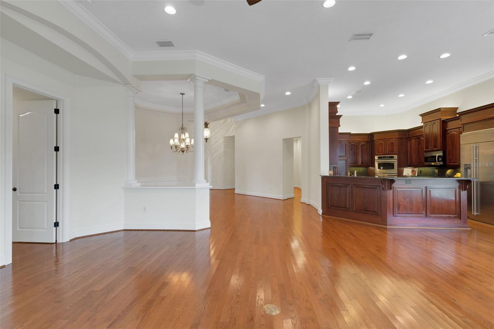 2633 BELLERIVE DR