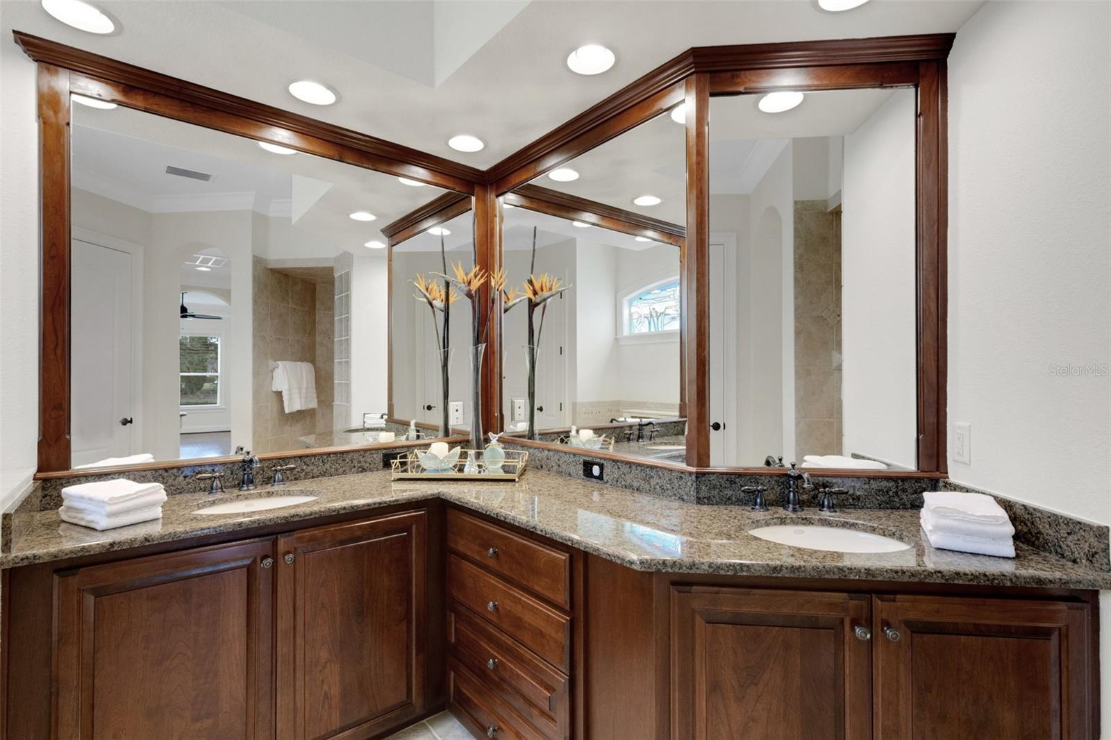 2633 BELLERIVE DR