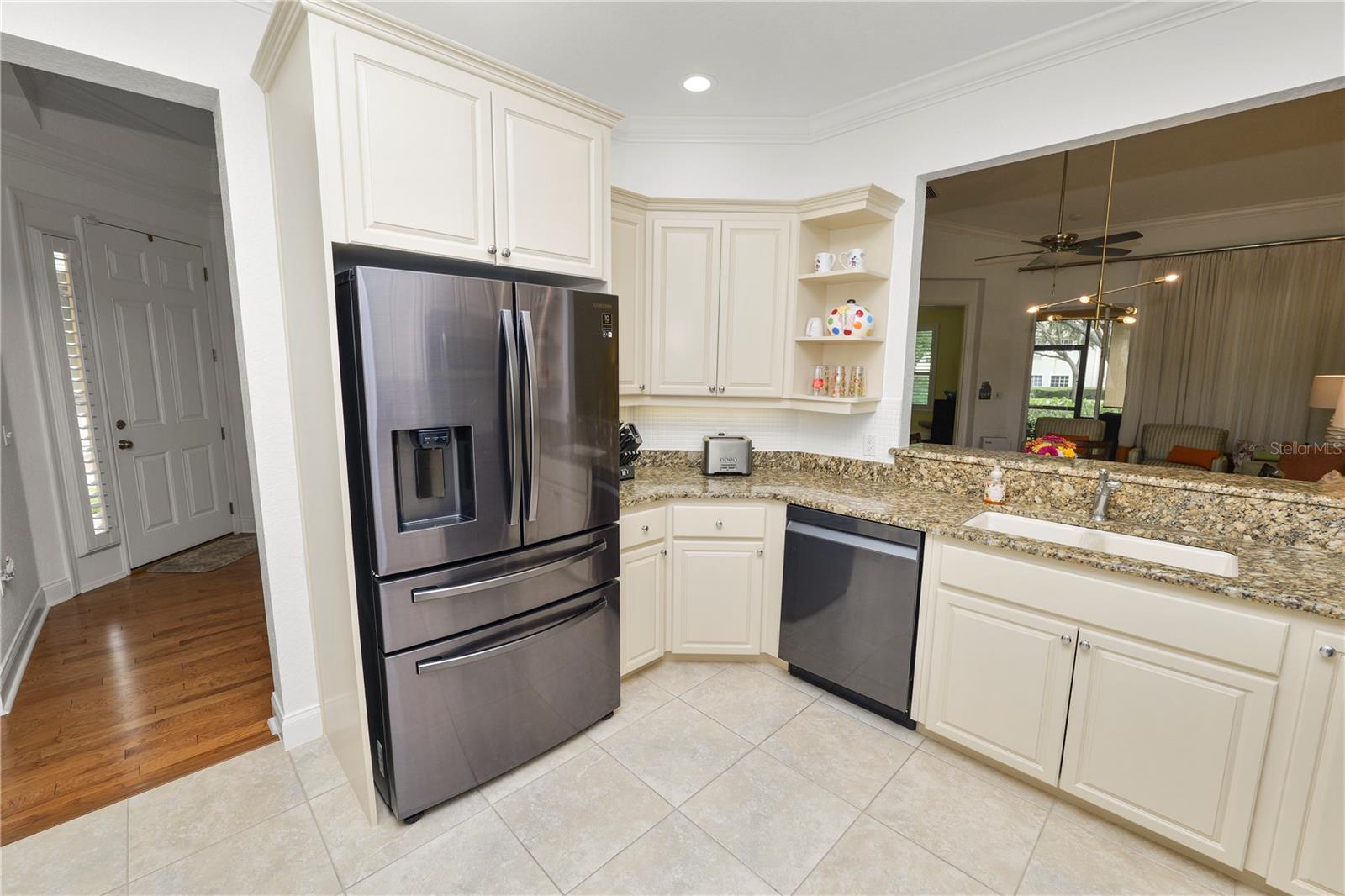 2979 MISSION LAKES DR #12