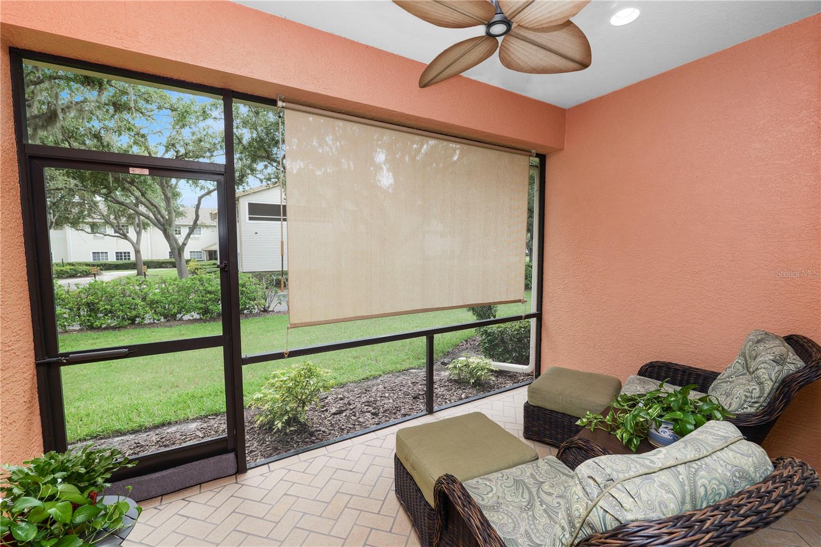 2979 MISSION LAKES DR #12