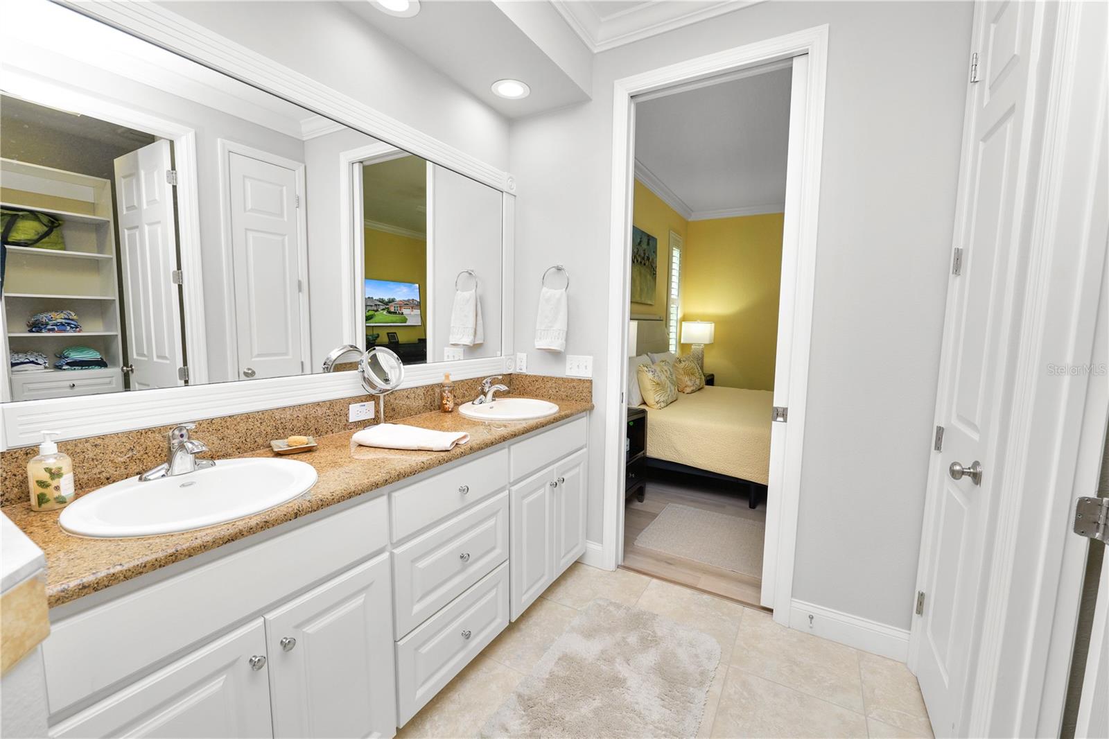 2979 MISSION LAKES DR #12