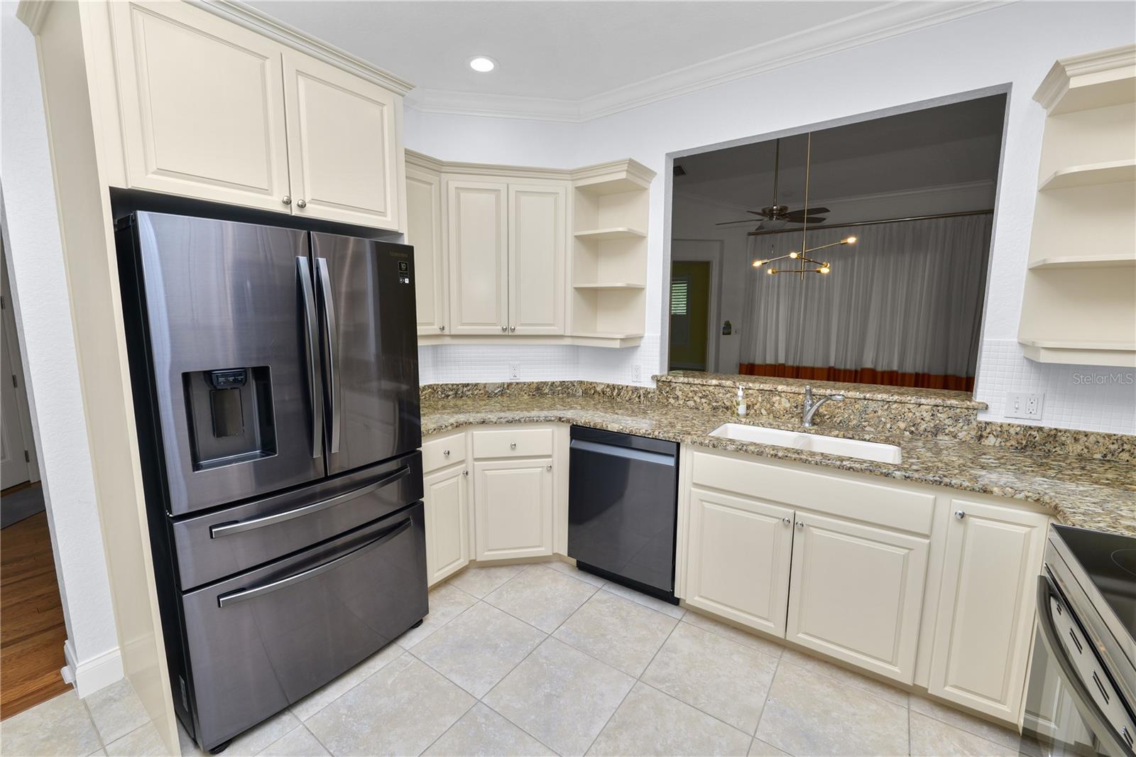 2979 MISSION LAKES DR #12