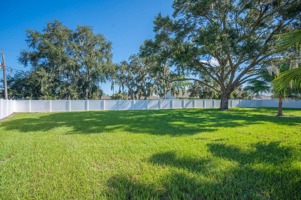 1040 SHADOWBROOK DR N