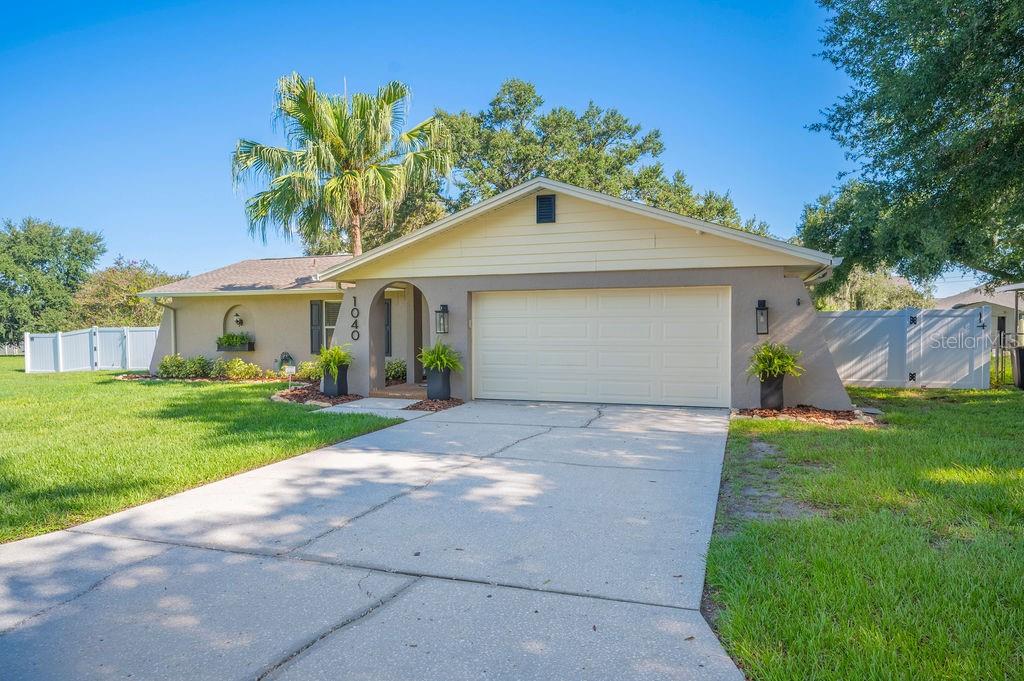 1040 SHADOWBROOK DR N