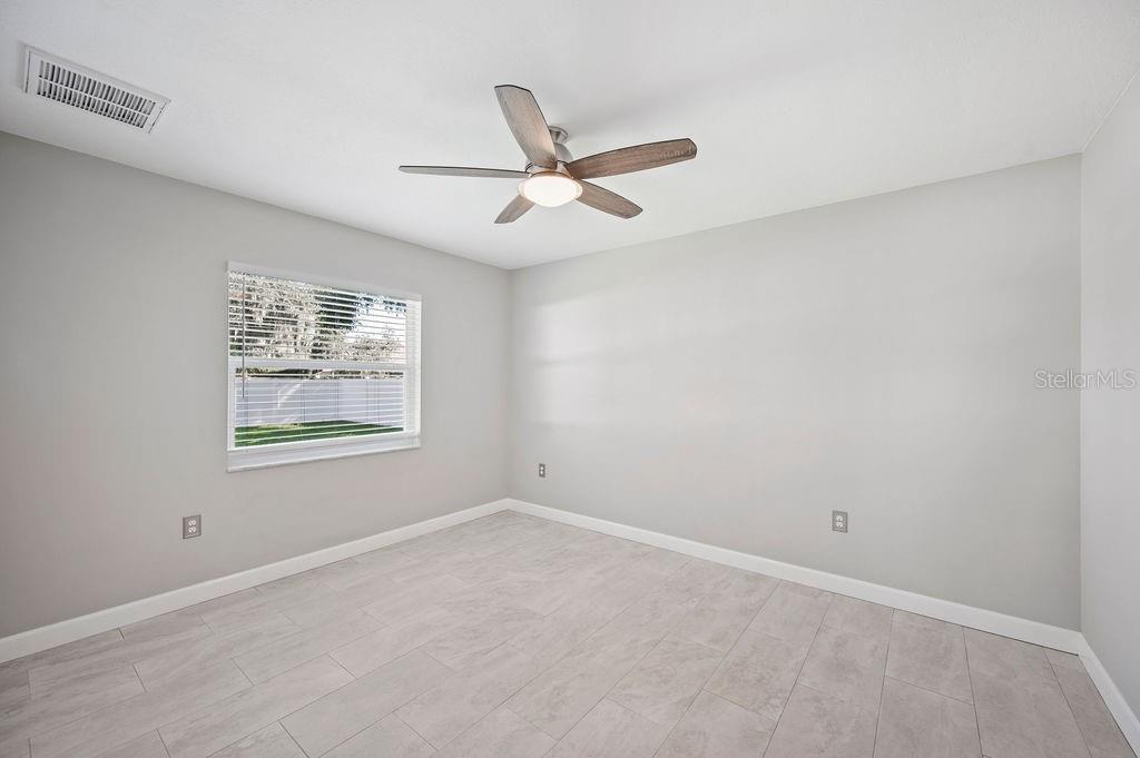 1040 SHADOWBROOK DR N