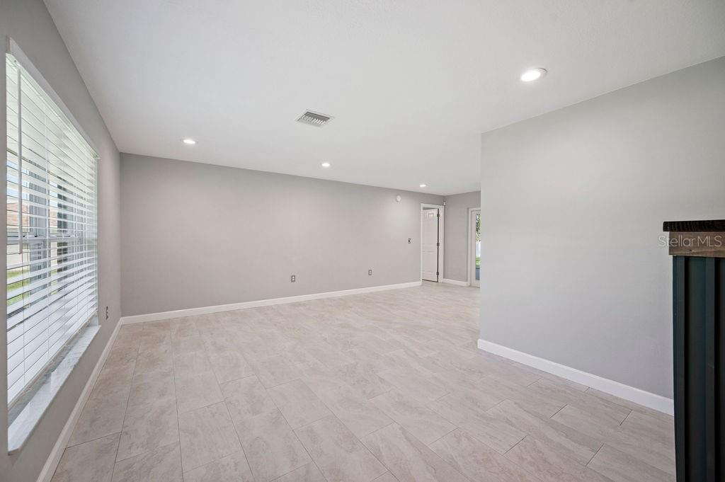 1040 SHADOWBROOK DR N