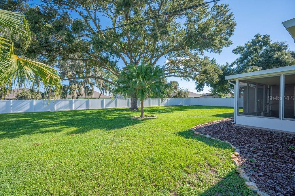 1040 SHADOWBROOK DR N