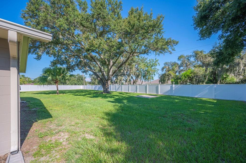 1040 SHADOWBROOK DR N