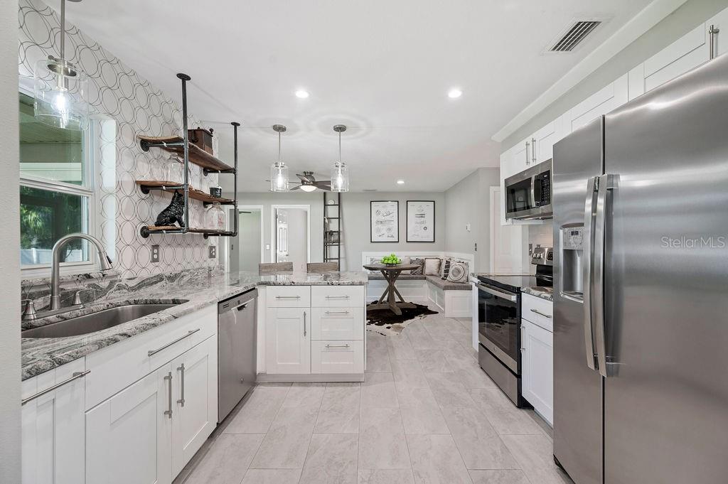 1040 SHADOWBROOK DR N