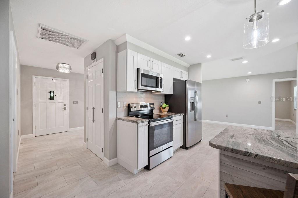 1040 SHADOWBROOK DR N