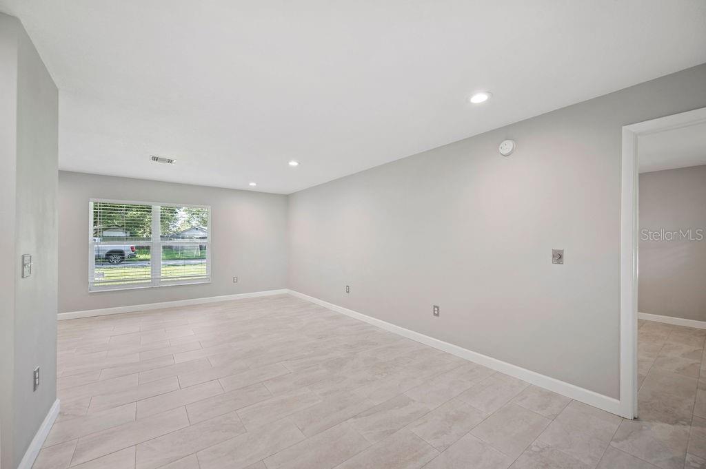 1040 SHADOWBROOK DR N